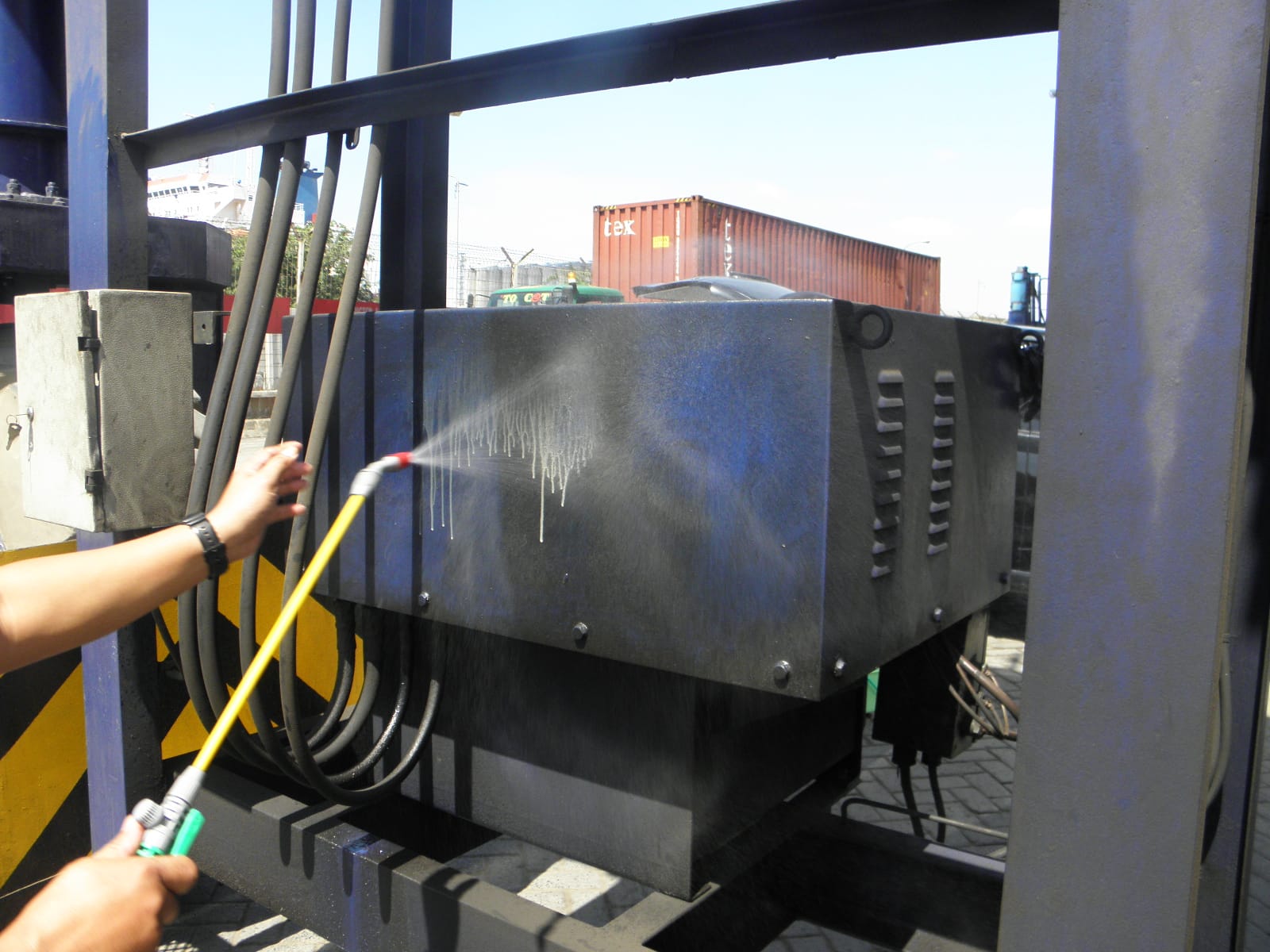 Dokumentasi Solusi Kimia sebelum penggunaan degreaser - PT Tripindo Jati Mahakam